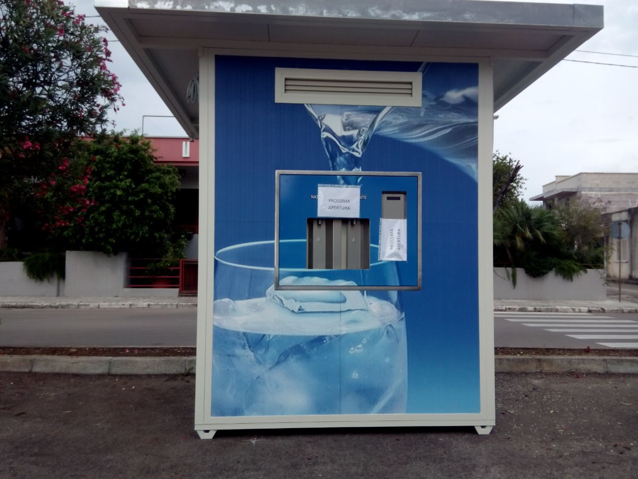 Installato a Borgagne distributore automatico di acqua,la location,si trova in via Lecce ,nei pressi dell’Oratotorio Sant’Antonio